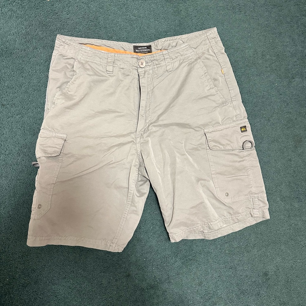 Quicksilver men shorts: size 30